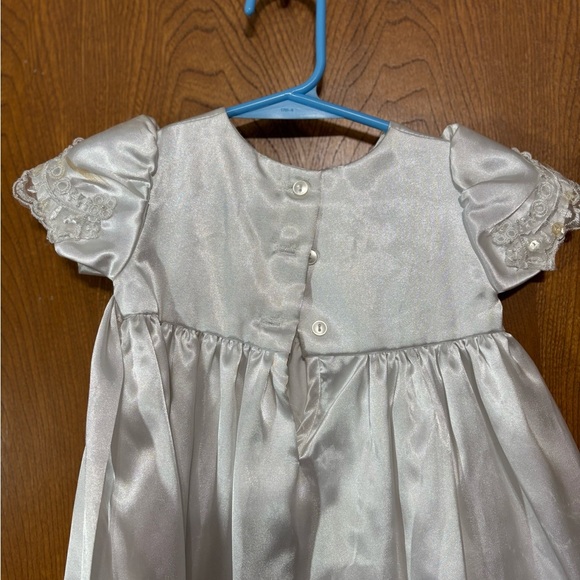 Elegant White Kids Formal Dress - Picture 3 of 6